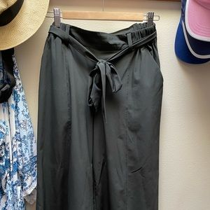 Adorable Royal Robbins black travel pants